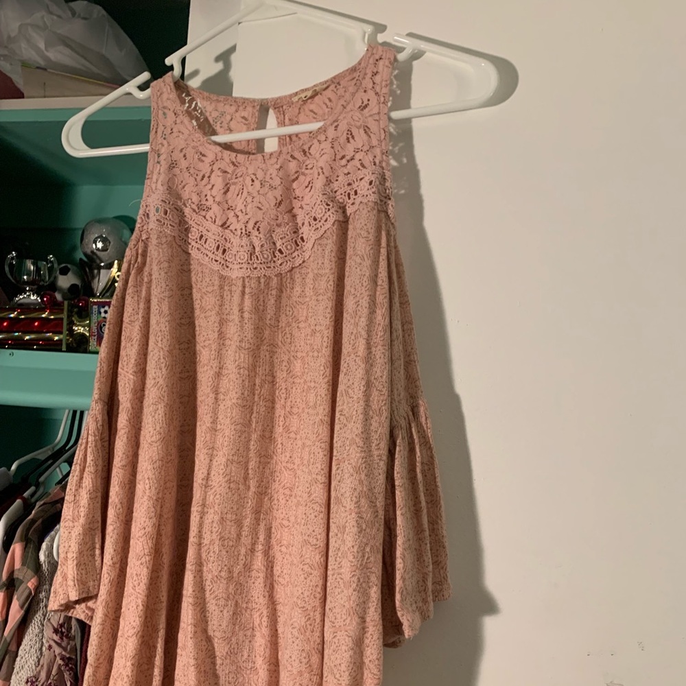 Cute shirt from hollister!